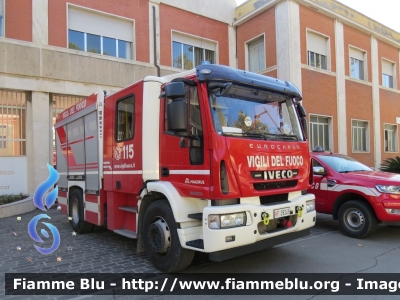 Iveco EuroCargo MaxiCity 180E30 III serie 
Vigili del Fuoco
Comando Provinciale di Pescara
AutoPompaSerbatoio Allestimento Magirus
VF 29249
Parole chiave: Iveco EuroCargo_MaxiCity_180_IIIserie Vf29249