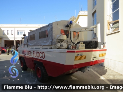 Iveco 6640G
Vigili del Fuoco
Comando Provinciale di Pescara
VF 14595
Parole chiave: Iveco 6640G VF14595