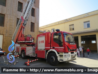 Iveco EuroCargo 180E32 IV serie
Vigili del Fuoco
Comando Provinciale di Pescara
AutoScala M39L da 39Mt
Allestimento Magirus
VF 29716
Parole chiave: Iveco EuroCargo_180E32_IVserie VF29716