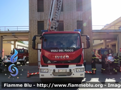 Iveco EuroCargo 180E32 IV serie
Vigili del Fuoco
Comando Provinciale di Pescara
AutoScala M39L da 39Mt
Allestimento Magirus
VF 29716
Parole chiave: Iveco EuroCargo_180E32_IVserie VF29716