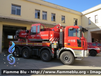 Astra HD8 84.44 II serie
Vigili del Fuoco
Comando Provinciale di Pescara
AutoGru Da 40 ton 
Allestimento Cormach
VF 25583
Parole chiave: Astra HD8_84.44_IIserie VF25583