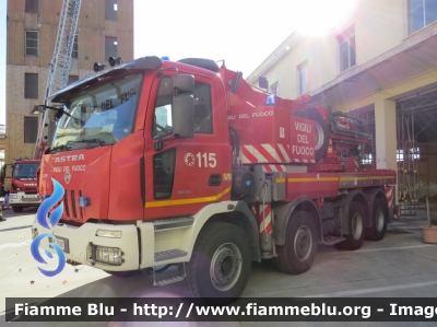 Astra HD8 84.44 II serie
Vigili del Fuoco
Comando Provinciale di Pescara
AutoGru Da 40 ton 
Allestimento Cormach
VF 25583
Parole chiave: Astra HD8_84.44_IIserie VF25583