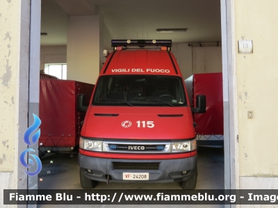 Iveco Daily III serie
Vigili del Fuoco
Comando Provinciale di Pescara
AutoFurgone/Unità di Crisi Locale
Allestimento Iveco_Magirus
Ex Comando Provinciale di L'Aquila
VF 24208
Parole chiave: Iveco Daily_IIIserie VF24208