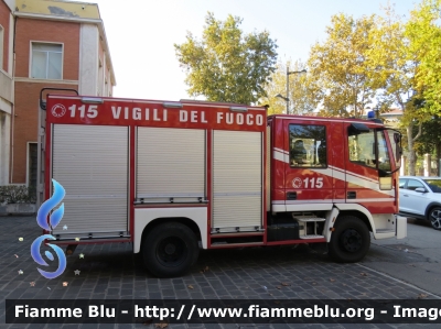 Iveco CityEuroFire 100E21 I serie
Vigili del Fuoco
Comando Provinciale di Pescara
AutoPompaSerbatoio Allestimento Iveco_Magirus 
VF 20163
Parole chiave: Iveco CityEuroFire_100E21_Iserie VF20163