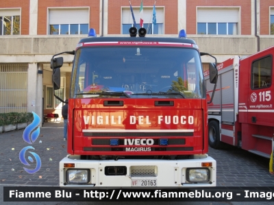 Iveco CityEuroFire 100E21 I serie
Vigili del Fuoco
Comando Provinciale di Pescara
AutoPompaSerbatoio Allestimento Iveco_Magirus 
VF 20163
Parole chiave: Iveco CityEuroFire_100E21_Iserie VF20163