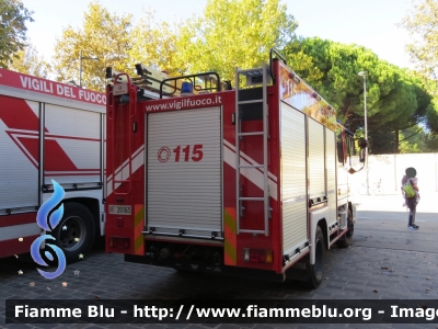 Iveco CityEuroFire 100E21 I serie
Vigili del Fuoco
Comando Provinciale di Pescara
AutoPompaSerbatoio Allestimento Iveco_Magirus 
VF 20163
Parole chiave: Iveco CityEuroFire_100E21_Iserie VF20163