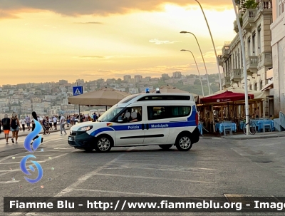 Fiat Dobló XL IV serie 
Polizia Municipale 
Comune di Napoli 
POLIZIA LOCALE YA 606 AK
Cod.Automezzo 111
Parole chiave: Fiat Dobló_XL_IVserie POLIZIALOCALEYA606AK