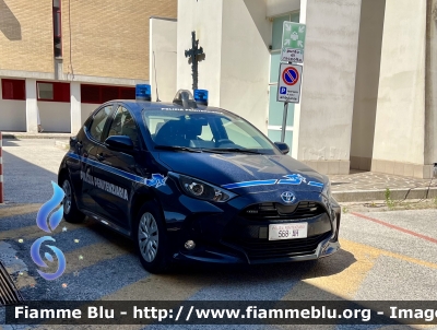 Toyota Yaris Hybrid IV serie 
Polizia Penitenziaria 
Servizio Traduzioni e Piantonamenti 
Allestimento Focaccia 
POLIZIA PENITENZIARIA 568 AH
Parole chiave: Toyota Yaris_Hybrid_IVserie POLIZIAPENITENZIARIA568AH