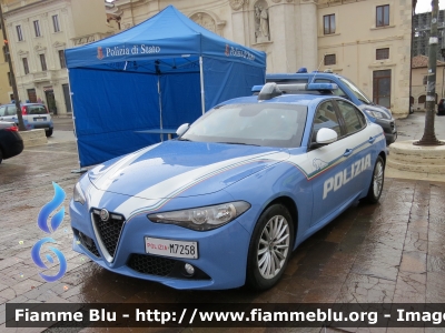 Alfa Romeo Nuova Giulia
Polizia di Stato
Squadra Volante
Allestimento FCA
POLIZIA M7258
Parole chiave: Alfa-Romeo Nuova_Giulia POLIZIAM7258