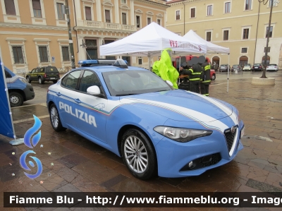 Alfa Romeo Nuova Giulia
Polizia di Stato
Squadra Volante
Allestimento FCA
POLIZIA M7258
Parole chiave: Alfa-Romeo Nuova_Giulia POLIZIAM7258