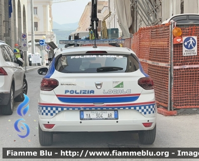 Dacia Sandero 
Polizia Locale 
Comune di San Demetrio Ne’ Vestini (AQ)

Parole chiave: Dacia Sandero