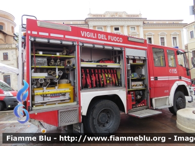 Iveco EuroFire 140E28 4x4 I serie
Vigili del Fuoco
Comando Provinciale di L'Aquila
AutoPompaSerbatoio Allestimento Iveco-Magirus 
VF 22699
Parole chiave: Iveco EuroFire_140E28_4x4_Iserie VF22699