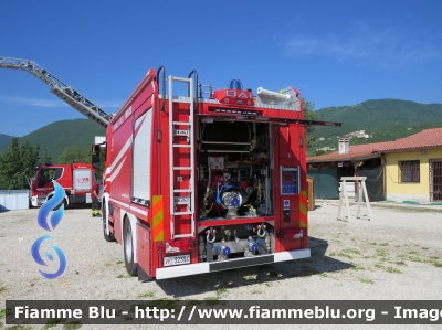 Scania P370 III serie
Vigili Del Fuoco
Comando Provinciale Di L'Aquila
AutoBottePompa Allestimento Bai
VF 32394
Parole chiave: Scania P370_IIIserie VF32394