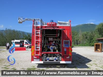 Scania P370 III serie
Vigili Del Fuoco
Comando Provinciale Di L'Aquila
AutoBottePompa Allestimento Bai
VF 32394
Parole chiave: Scania P370_IIIserie VF32394