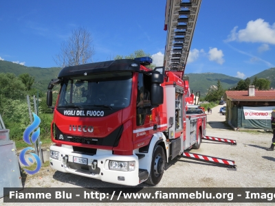 IvecoEuroCargo 160E32 IV serie
Vigili Del Fuoco
Comando Provinciale di L'Aquila
AutoScala articolata M32L-AS da 32 Metri
allestimento Magirus
VF 32928
Parole chiave: Iveco EuroCargo_160E32_IVserie VF32928