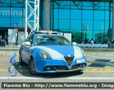 Alfa Romeo Nuova Giulietta Restyle 
Polizia di Stato 
Allestimento NCT Nuova Carrozzeria Torinese 
POLIZIA M4300
Parole chiave: Alfa-Romeo Nuova_Giulietta_restyle POLIZIAM4300