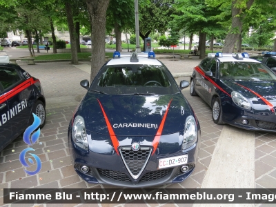 Alfa Romeo Nuova Giulietta restyle
Carabinieri
Nucleo Operativo Radiomobile
Allestimento NCT Nuova Carrozzeria Torinese
CC DZ 907
Parole chiave: Alfa-Romeo Nuova_Giulietta_restyle CCDZ907