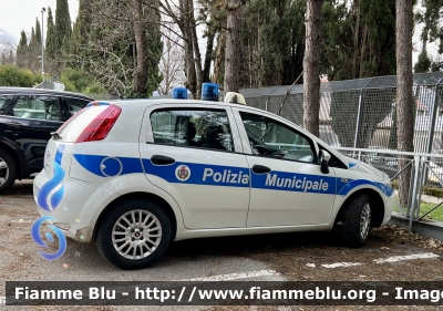 Fiat Punto VI serie 
Polizia Municipale 
Comune di Cupello (CH)
Allestimento Ciabilli
POLIZIA LOCALE YA 525 AM
Parole chiave: Fiat Punto_VIserie POLIZIALOCALEYA525AM