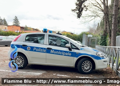 Fiat Punto VI serie 
Polizia Municipale 
Comune di Cupello (CH)
Allestimento Ciabilli
POLIZIA LOCALE YA 525 AM
Parole chiave: Fiat Punto_VIserie POLIZIALOCALEYA525AM