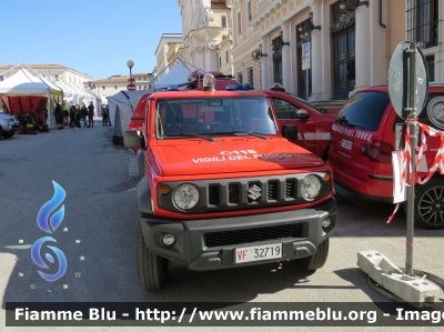 Suzuki Jimny III serie 
Vigili del Fuoco
Comando Provinciale di L'Aquila
Allestimento Totani
VF 32719
Parole chiave: Suzuki Jimny_IIIserie VF32719