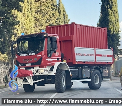 Iveco EuroCargo 150E32 4x4 IV serie 
Vigili del Fuoco 
Comando Provinciale di L’Aquila 
Allestimento Magirus-Molinari 
VF 33416
Parole chiave: Iveco EuroCargo_150E32_4x4_IVserie VF33416