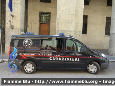 Fiat Scudo IV serie 
Carabinieri
Reparto Investigazioni Scientifiche Roma
CC DI 065

Parole chiave: Fiat Scudo_IVserie CCDI065