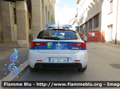 Alfa Romeo Nuova Giulietta restyle
Polizia Municipale
Comune di L'Aquila
POLIZIA LOCALE YA 247 AN
Parole chiave: Alfa-Romeo Nuova_Giuletta_restyle POLIZIALOCALEYA247AN