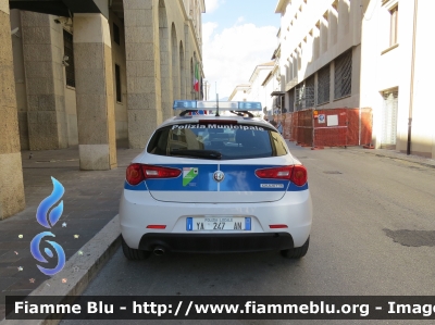 Alfa Romeo Nuova Giulietta restyle
Polizia Municipale
Comune di L'Aquila
POLIZIA LOCALE YA 247 AN
Parole chiave: Alfa-Romeo Nuova_Giuletta_restyle POLIZIALOCALEYA247AN