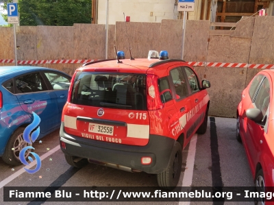 Fiat Nuova Panda 4x4 II serie
Vigili del Fuoco
Comando Provinciale di L'Aquila
VF 32558
Parole chiave: Fiat Nuova_Panda_4x4_IIserie VF32558