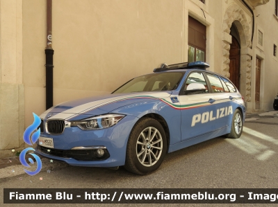 Bmw 320 Touring F31 III restyle
Polizia di Stato
Polizia Stradale
Allestimento Focaccia
POLIZIA M3650
Parole chiave: Bmw 320_Touring_F31_IIIrestyle POLIZIAM3650