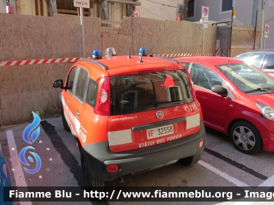 Fiat Nuova Panda 4x4 II serie
Vigili del Fuoco
Comando Provinciale di L'Aquila
VF 32558
Parole chiave: Fiat Nuova_Panda_4x4_IIserie VF32558