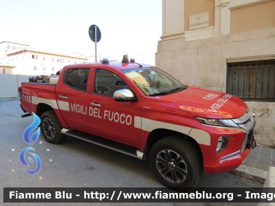 Mitsubishi L200 V serie restyle
Vigili del Fuoco
Comando Provinciale di L'Aquila
Allestimento Totani
VF 32800
Parole chiave: Mitsubishi L200_Vserie_restyle VF32800