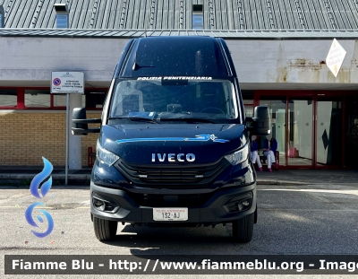 Iveco Daily VI serie 
Polizia Penitenziaria 
Servizio Traduzioni e Piantonamenti 
Minibus Trasporto Detenuti 
Allestimento Tekne 
Fornitura di 85 esemplari 
POLIZIA PENITENZIARIA 132 AJ
Parole chiave: Iveco Daily_Viserie POLIZIAPENITENZIARIA132AJ