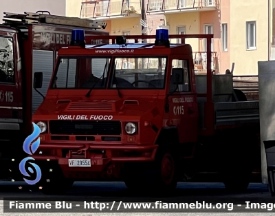 Iveco VM90
Vigili del Fuoco 
Comando Provinciale di L’Aquila 
VF 29554
Parole chiave: Iveco VM90 VF29554