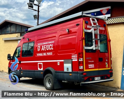 Iveco Daily V serie 
Vigili del Fuoco 
Comando Provinciale di L’Aquila 
AutoFurgone/Unitá di Crisi Locale 
Allestimento Iveco-Magirus 
VF 27001
Parole chiave: Iveco Daily_Vserie VF27001