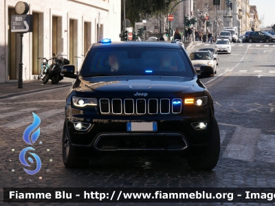 Jeep Grand Cherokee
Vettura utilizzata nelle Scorte

Parole chiave: Jeep Grand_Cherokee