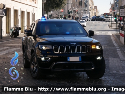 Jeep Grand Cherokee
Vettura utilizzata nelle Scorte

Parole chiave: Jeep Grand_Cherokee