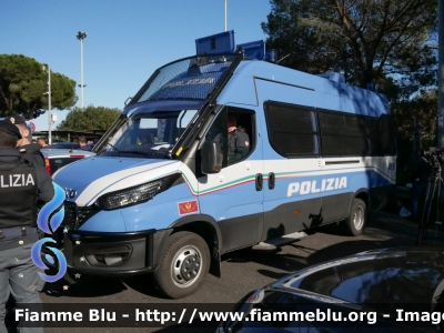 Iveco Daily VI serie restyle
Polizia di Stato
Reparto Mobile
X Reparto Mobile Catania
Allestimento Sperotto
POLIZIA M5868
Parole chiave: Iveco Daily_VIserie_restyle POLIZIAM5868