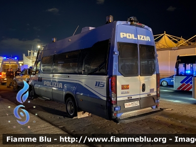 Iveco Daily VI serie restyle
Polizia di Stato
Reparto Mobile
Allestimento Sperotto
POLIZIA M5947
Parole chiave: Iveco Daily_VIserie_restyle POLIZIAM5947