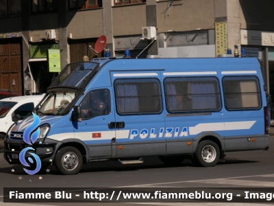 Iveco Daily IV serie
Polizia di Stato
Reparto Mobile
X Reparto Mobile Catania
Allestito Sperotto
Decorazione Grafica Artlantis
POLIZIA H0895
Parole chiave: Iveco Daily_IVserie POLIZIAH0895