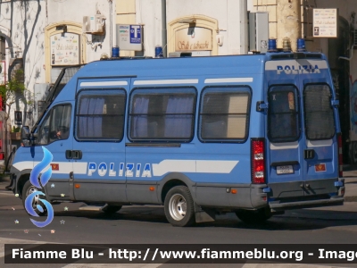 Iveco Daily IV serie
Polizia di Stato
Reparto Mobile
X Reparto Mobile Catania
Allestito Sperotto
Decorazione Grafica Artlantis
POLIZIA H0895
Parole chiave: Iveco Daily_IVserie POLIZIAH0895