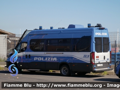 Iveco Daily VI serie restyle
Polizia di Stato
Reparto Mobile
Allestimento Sperotto
POLIZIA M7023
Parole chiave: Iveco Daily_VIserie_restyle POLIZIAM7023