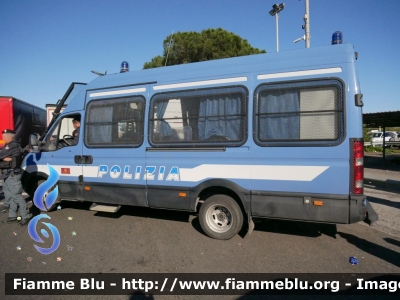 Iveco Daily IV serie
Polizia di Stato
Reparto Mobile
X Reparto Mobile Catania
Allestito Sperotto
Decorazione Grafica Artlantis
POLIZIA F7818
Parole chiave: Iveco Daily_IVserie POLIZIAF7818