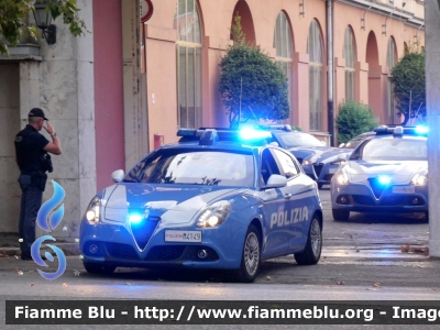 Alfa Romeo Nuova Giulietta restyle
Polizia di Stato
Squadra Volante
Allestimento NCT Nuova Carrozzeria Torinese
POLIZIA M4149
Parole chiave: Alfa-Romeo Nuova_Giulietta_restyle POLIZIAM4149