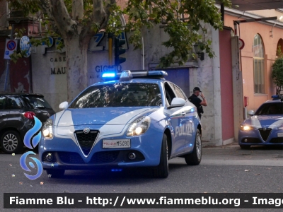 Alfa Romeo Nuova Giulietta restyle
Polizia di Stato
Squadra Volante
Allestimento NCT Nuova Carrozzeria Torinese
POLIZIA M5480
Parole chiave: Alfa-Romeo Nuova_Giulietta_restyle POLIZIAM5480