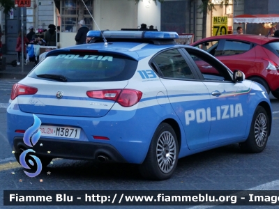 Alfa Romeo Nuova Giulietta restyle
Polizia di Stato
Squadra Volante
Allestimento NCT
Decorazione Grafica Artlantis
POLIZIA M3871
Parole chiave: Alfa-Romeo_Nuova_Giulietta_restyle POLIZIAM3871