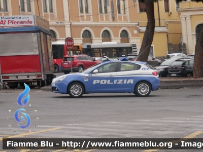 Alfa-Romeo Nuova Giulietta restyle
Polizia di Stato
Polizia Stradale
Allestita NCT Nuova Carrozzeria Torinese
Parole chiave: Alfa-Romeo Nuova_Giulietta_restyle