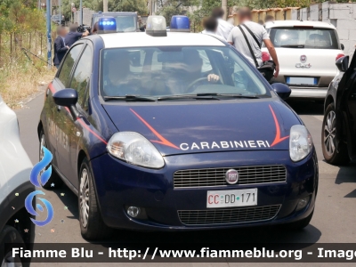 Fiat Grande Punto
Carabinieri
CC DD 171
Parole chiave: Fiat Grande_Punto CCDD171