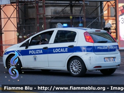 Fiat Grande Punto
Polizia Locale
Comune di Catania
Codice automezzo: 34
POLIZIA LOCALE YA 335 AK
Parole chiave: Fiat Grande_Punto POLIZIALOCALEYA335AK