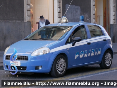 Fiat Grande Punto
Polizia di Stato
POLIZIA H0199
Parole chiave: Fiat Grande_Punto POLIZIAH0199